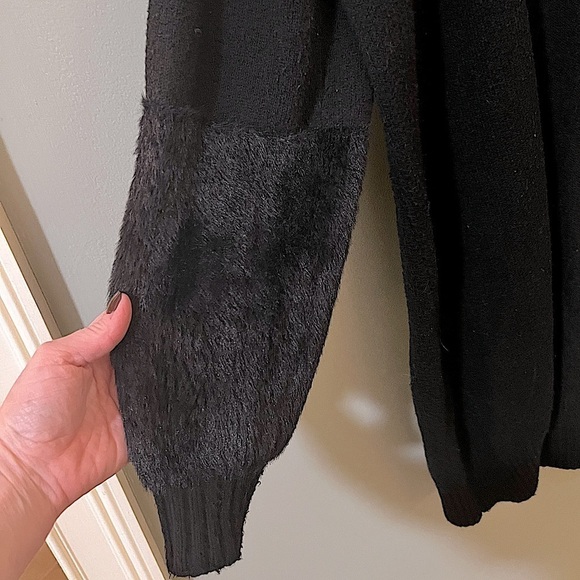 Who What Wear long black Cardigan with faux fur detail on sleeve small - Picture 4 of 5